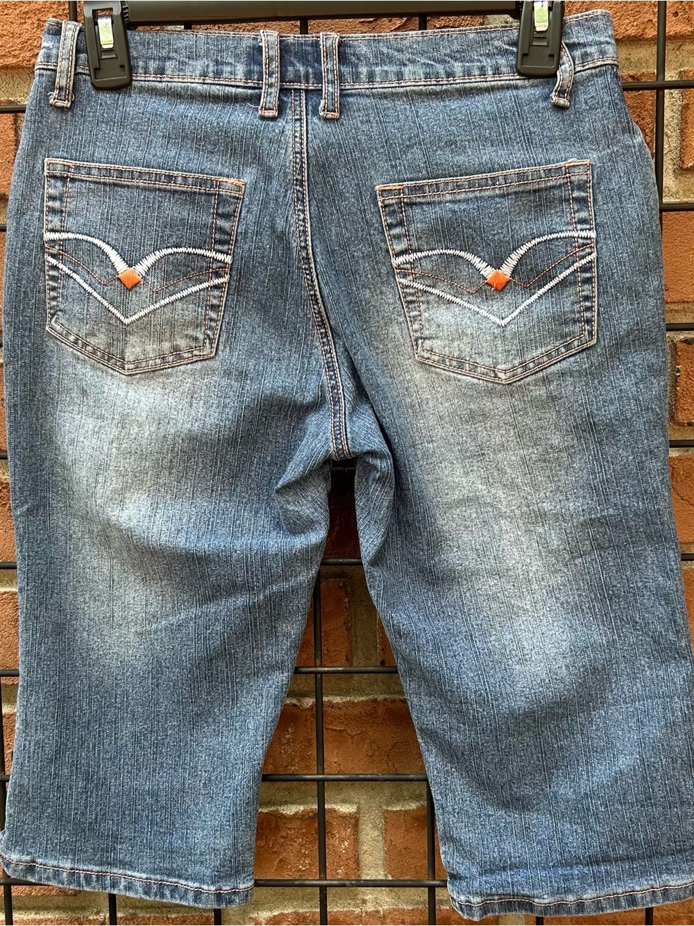 Women’s Blue Denim Ankle Crop Capris - Picture 3 of 3
